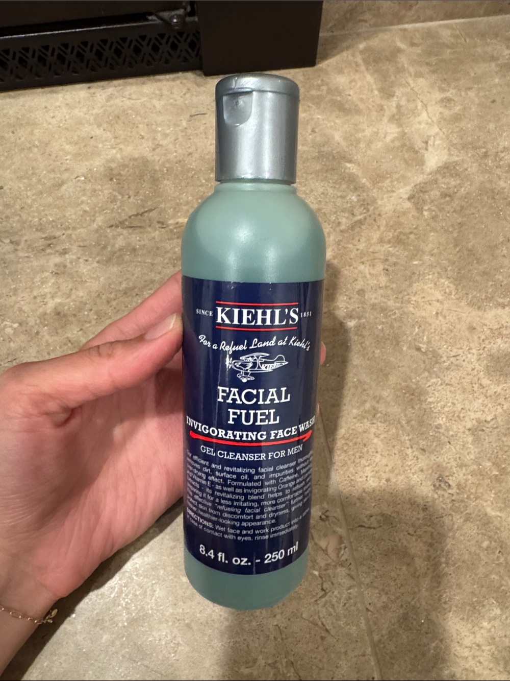 NWT Kiehl's Facial Fuel Invigorating Face Wash - Navy Blue & Aqua Bottle- 8.4 oz